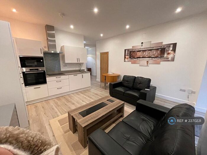 2 Bedroom Flat To Rent In Ash Tree Apartments, Leeds, LS9