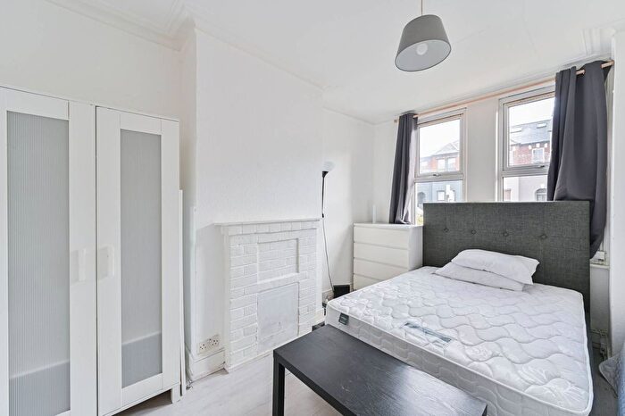 3 Bedroom Terraced House To Rent In Alston Road, Tooting, London, SW17