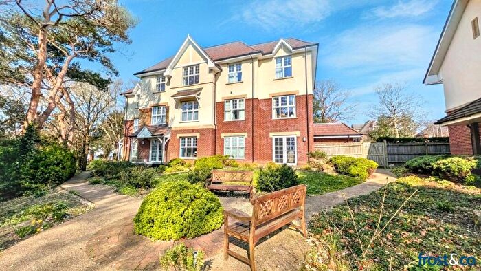 1 Bedroom Apartment For Sale In Alexandra Road, Lower Parkstone, Poole, Dorset, BH14