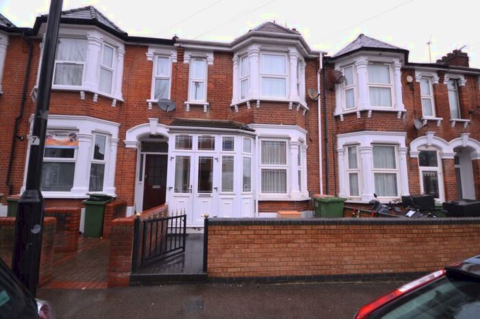6 Bedroom Terraced House To Rent In Gladstone Avenue, Manor Park, London, E12