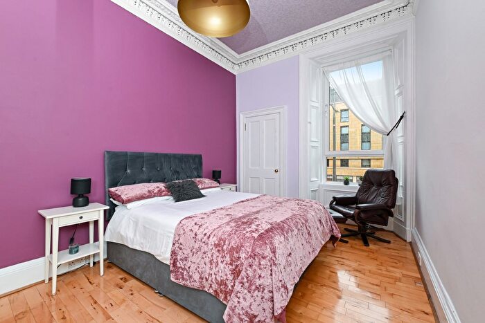 2 Bedroom Flat For Sale In Elm Row, Edinburgh, EH7