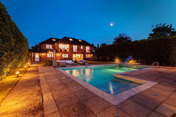 9 Bedroom Detached House For Sale In Langley Road, Langley, SL3