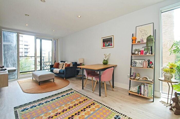 2 Bedroom Flat For Sale In Jones Point, Ferry Court, Cardiff, South Glamorgan, CF11