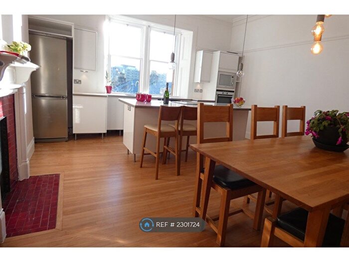 5 Bedroom Flat To Rent In Arnwood Drive, Glasgow, G12
