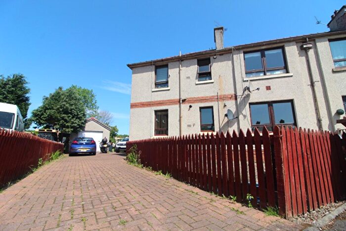 3 Bedroom Flat To Rent In Cardross Crescent, Broxburn, West Lothian, EH52