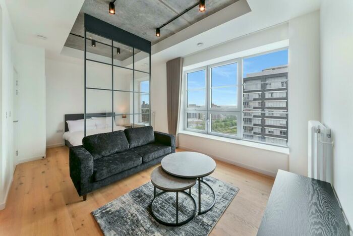 Apartment To Rent In Douglass Tower, Goodluck Hope, London, E14