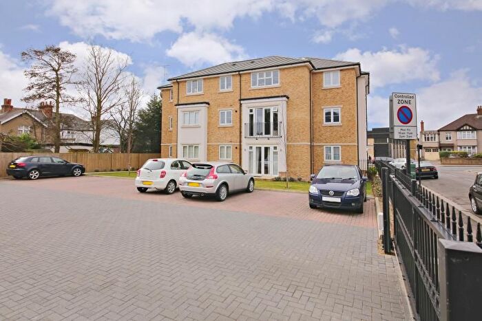 2 Bedroom Flat To Rent In High Road, Harrow Weald, Harrow, HA3