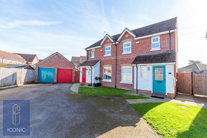 3 Bedroom Semi Detached House For Sale In The Drove, Taverham, Norwich, NR8