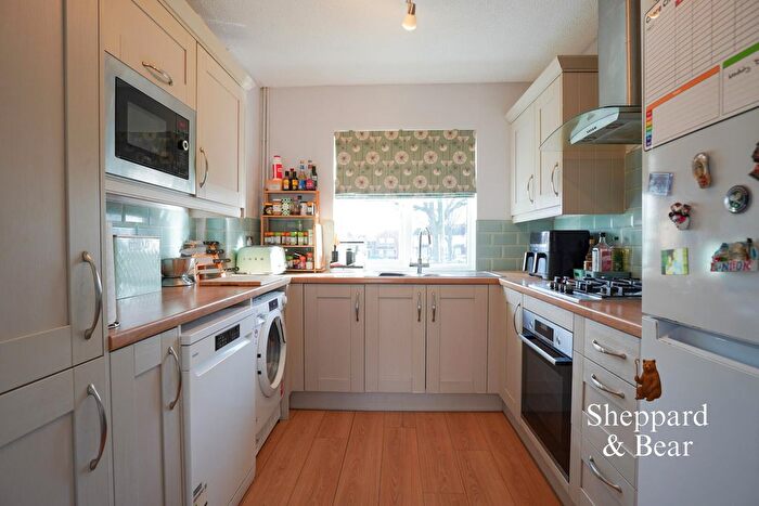 3 Bedroom Semi-detached House For Sale In Wentworth Lane, St. Mellons, Cardiff, CF3