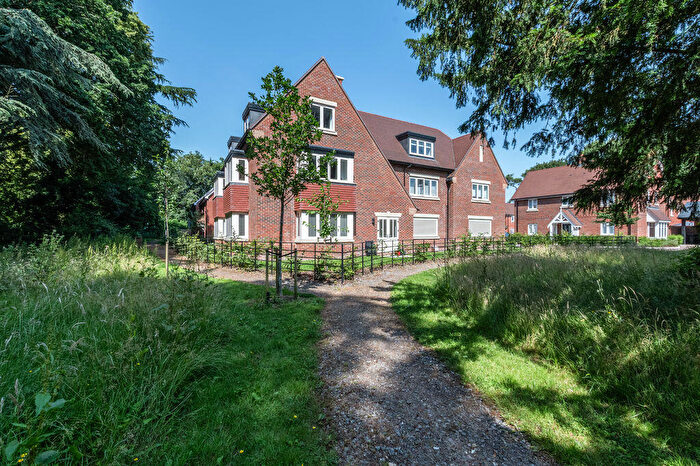 2 Bedroom Apartment For Sale In Grebe Place, Burgate, SP6