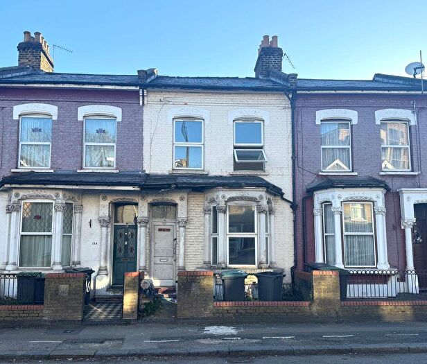 3 Bedroom Terraced House For Sale In Hornsey Park Road, Hornsey, N8