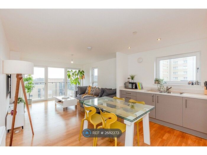 2 Bedroom Flat To Rent In Shrubhill Walk, Edinburgh, EH7
