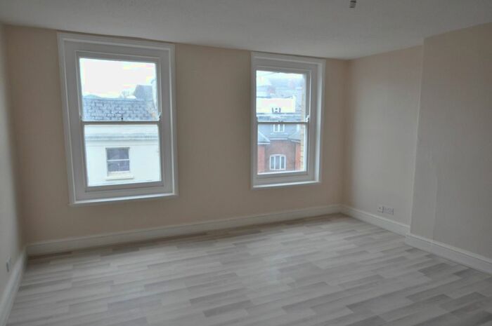 1 Bedroom Flat To Rent In Russell Street, Stroud, GL5