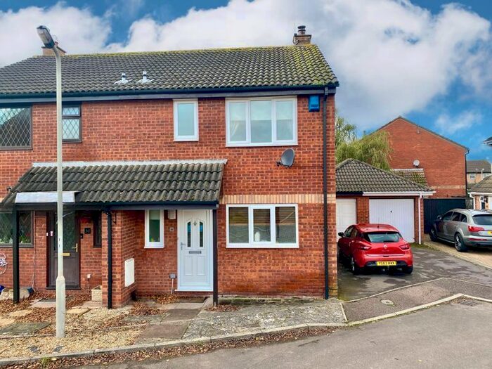 3 Bedroom Semi-Detached House To Rent In Tyne Park, Taunton, TA1