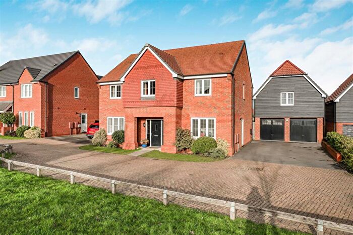 5 Bedroom Detached House For Sale In Roman Way, Thame, OX9