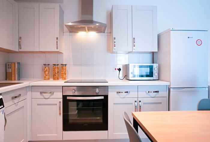 5 Bedroom Terraced House To Rent In , Maine Road, Manchester, M14