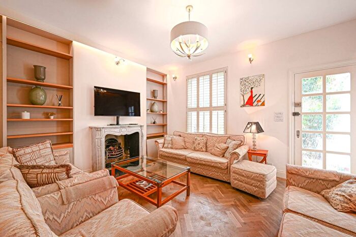 4 Bedroom Property To Rent In Pelham Street, South Kensington, London, SW7
