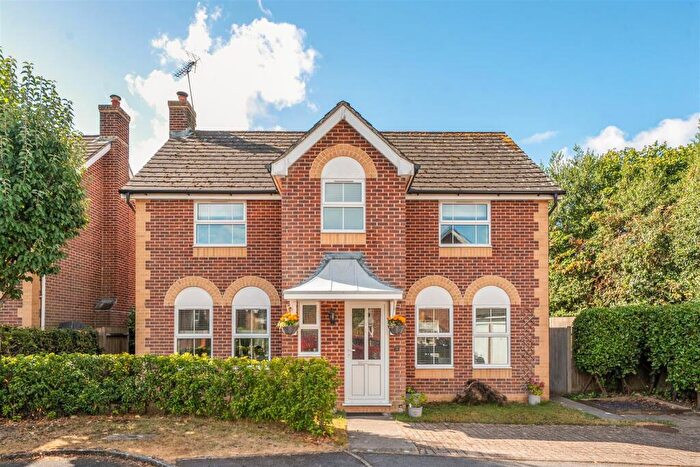 4 Bedroom Detached House For Sale In Tylston Meadow, Liphook, GU30