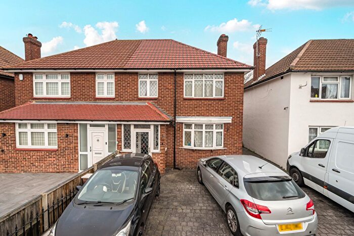 3 Bedroom Semi Detached House For Sale In Upper Wickham Lane, Welling, DA16