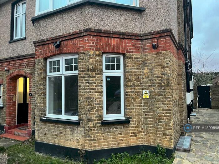 1 Bedroom Flat To Rent In Manor Park Road, Sutton, SM1