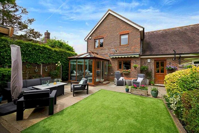 4 Bedroom Semi-Detached House For Sale In Mummery Court, Painters Forstal, ME13