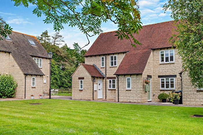 2 Bedroom House To Rent In Sycamore Place, Bradwell Village, OX18