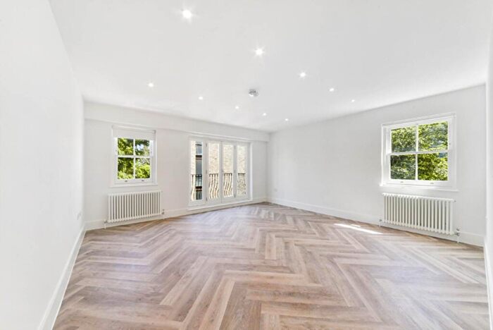 2 Bedroom Flat To Rent In York Way, London, N7