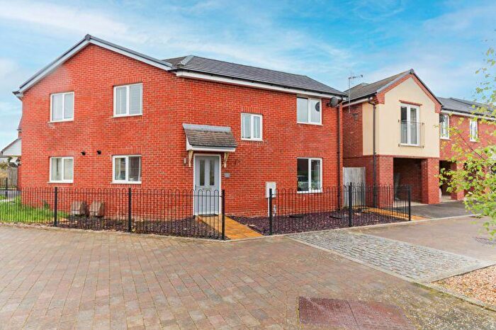 3 Bedroom Semi Detached House To Rent In Greenacres Road, Locks Heath, SO31