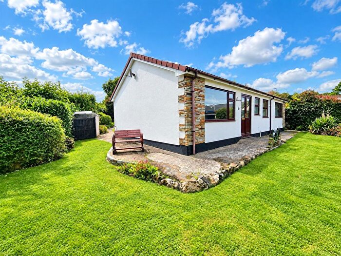 3 Bedroom Detached Bungalow For Sale In Holmans Meadow, Lawhitton., PL15