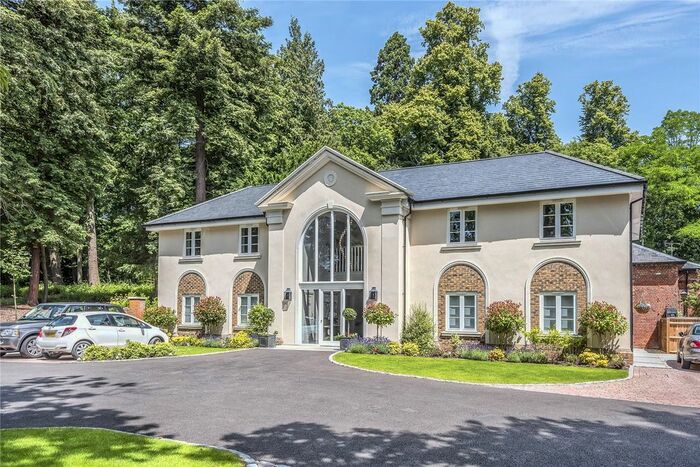 2 Bedroom Flat To Rent In The White House, Englemere Estate, Kings Ride, Ascot, SL5