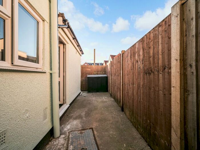 3 Bedroom Flat To Rent In Dartmoor Street, Southville, Bristol, BS3