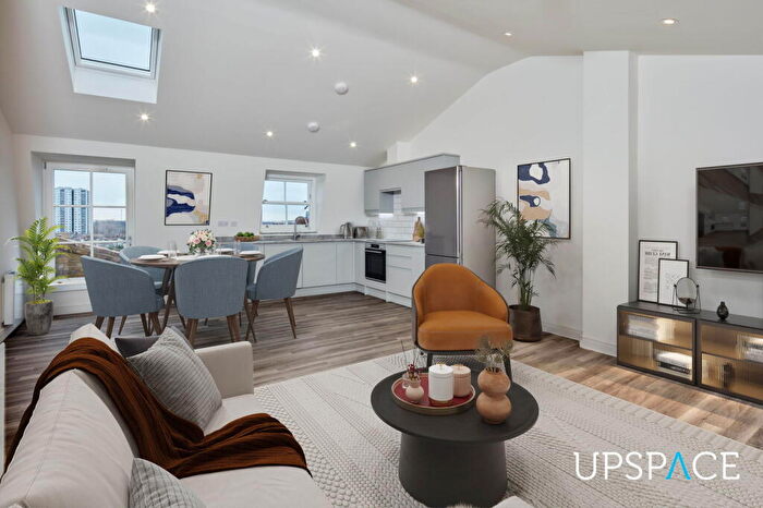 2 Bedroom Penthouse To Rent In - Chatsworth Road, London, E5