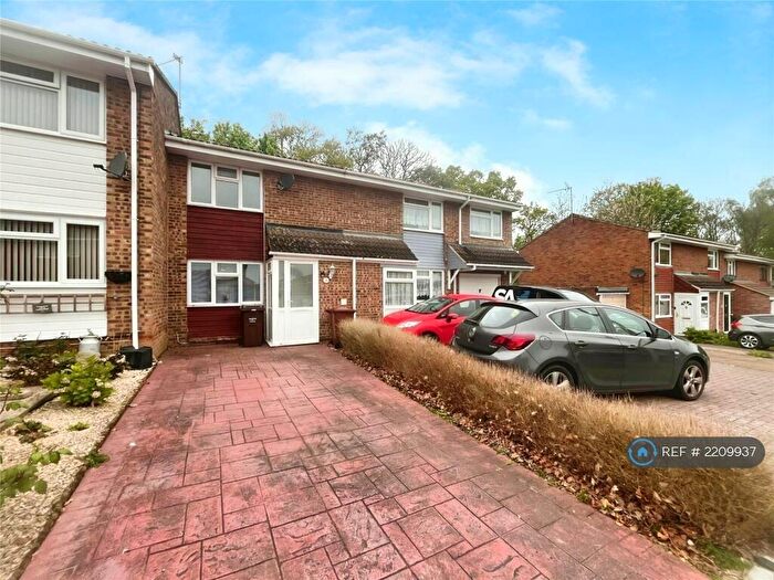 2 Bedroom Terraced House To Rent In Albury Close, Chatham, ME5