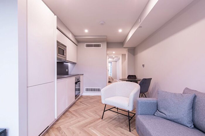 2 Bedroom Flat To Rent In Clapham Common North Side, London, SW4