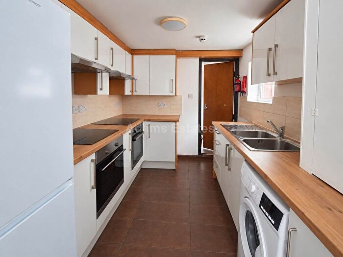 1 Bedroom Terraced House To Rent In Donnington Gardens, Reading, RG1