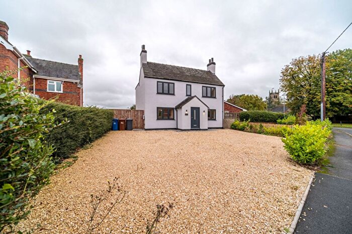4 Bedroom Detached House For Sale In Colindale, Martins Lane, Hanbury, DE13
