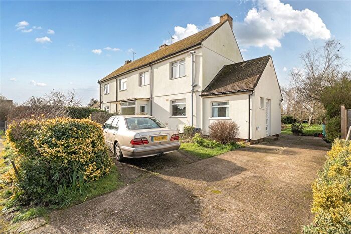 3 Bedroom Semi Detached House For Sale In Ripley, Surrey, GU23