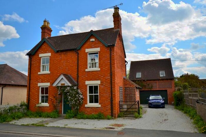 3 Bedroom Detached House For Sale In Shinehill Lane, South Littleton, Evesham, WR11