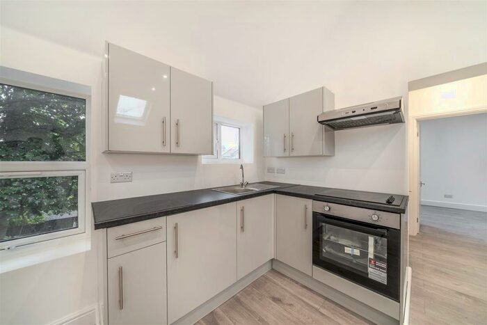 1 Bedroom Flat To Rent In Pembroke Road, South Norwood, SE25