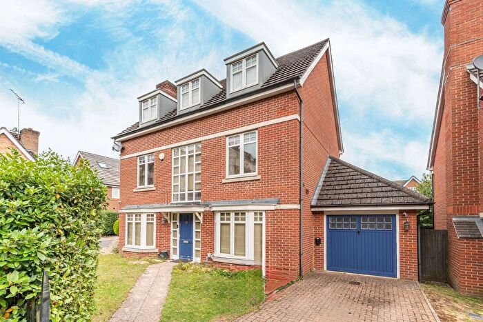 5 Bedroom Semi-Detached House To Rent In Brightwen Grove, Stanmore, HA7