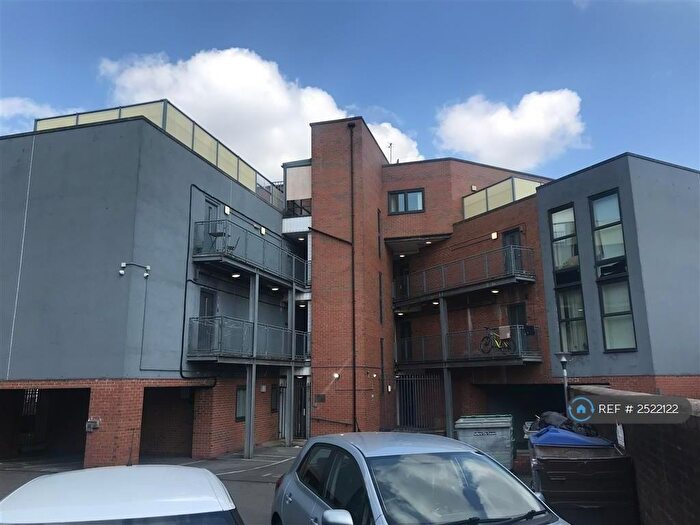 2 Bedroom Flat To Rent In Old Church Court, Salford, M5