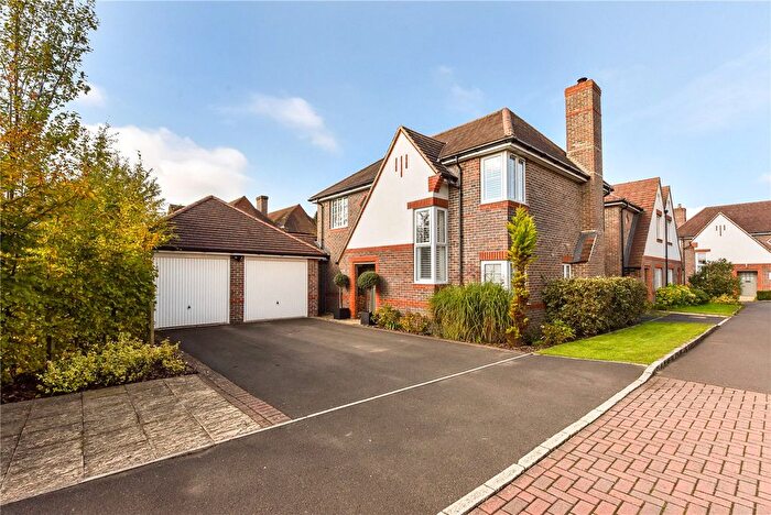 4 Bedroom Detached House For Sale In Miller Drive, Four Marks, Hampshire, GU34