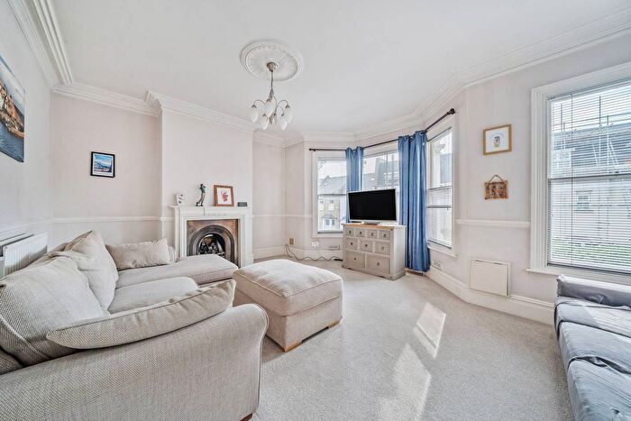2 Bedroom Flat To Rent In Acton Lane, Chiswick, London, W4