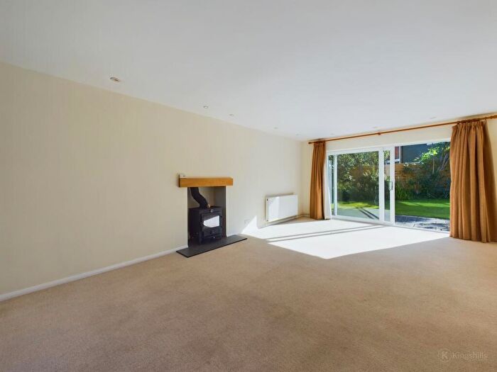 4 Bedroom Detached House For Sale In New Road, Little Kingshill, Great Missenden, Buckinghamshire, HP16