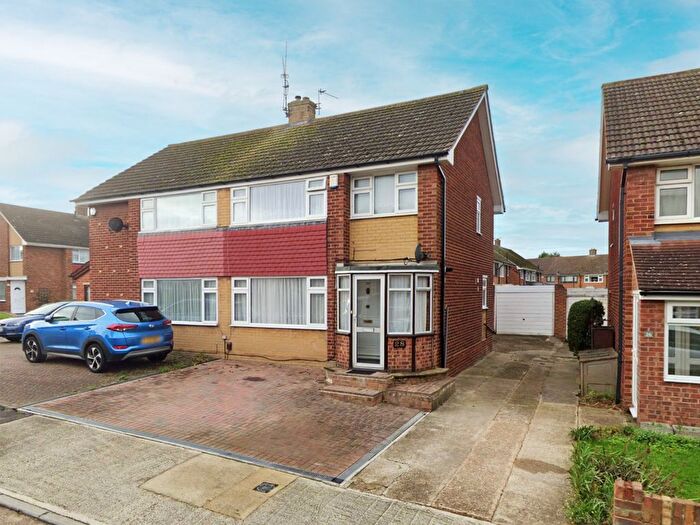 3 Bedroom Semi-Detached House To Rent In Kelso Drive, Gravesend, Kent, DA12