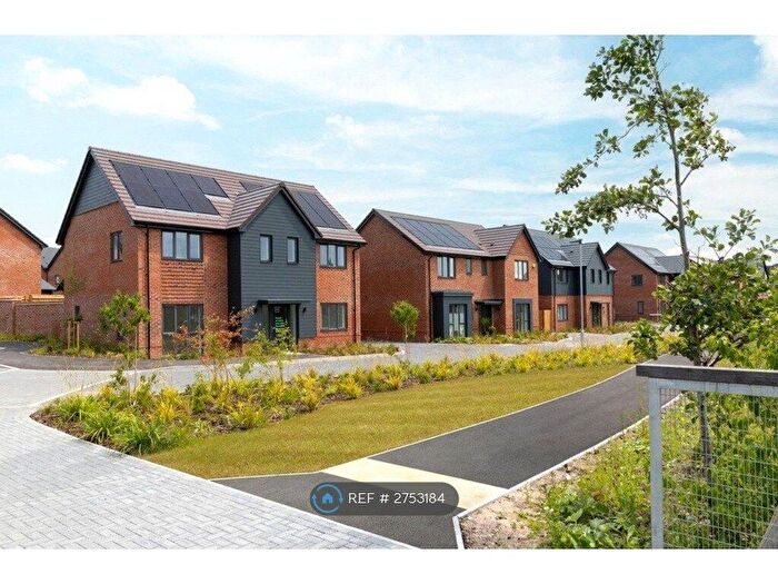 Studio To Rent In Goodwood Crescent, Crowthorne, RG45