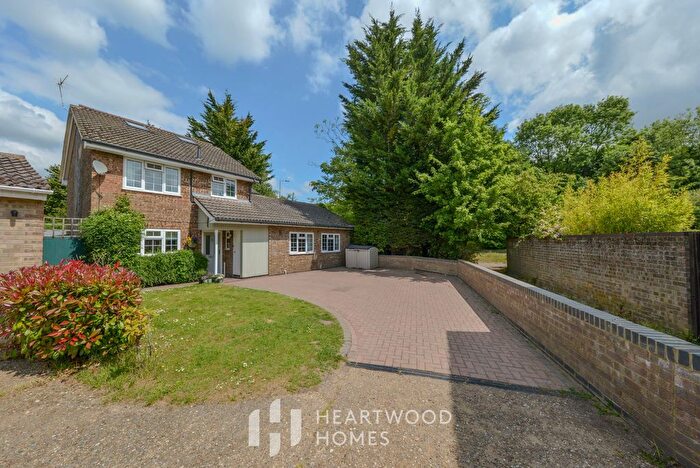 4 Bedroom Detached House For Sale In Gladeside, St. Albans, AL4