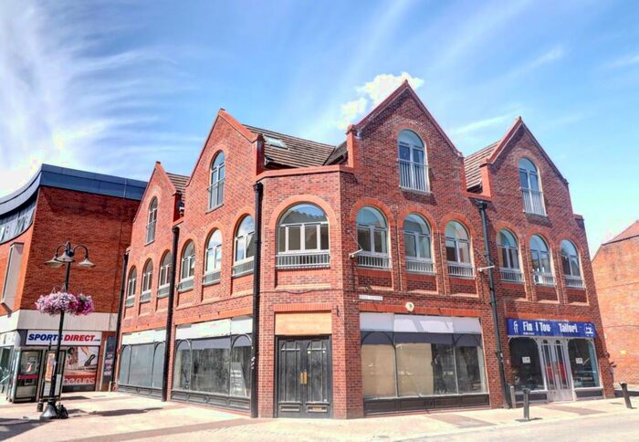 1 Bedroom Apartment To Rent In Bull Lane, High Wycombe, Buckinghamshire, HP11