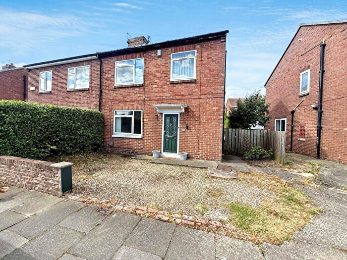 3 Bedroom Semi-Detached House For Sale In Love Avenue, Dudley, Cramlington, Tyne And Wear, NE23