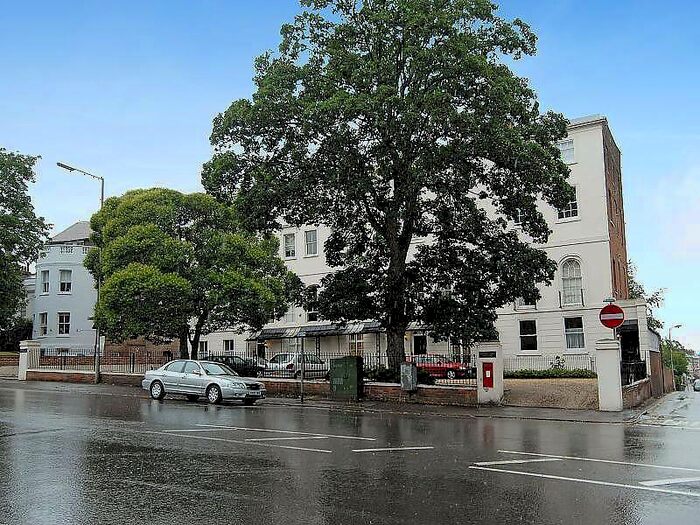 1 Bedroom Apartment To Rent In Heritage Court, Castle Hill, Reading, RG1